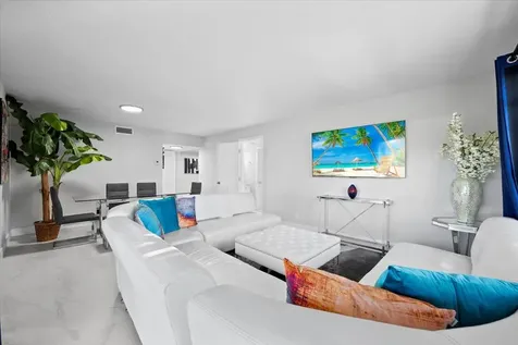 5500 Tamberlane Circle Palm Beach Gardens FL 33418