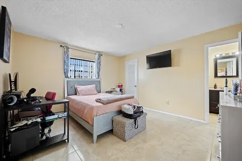 1827 Pinehurst Drive West Palm Beach FL 33407