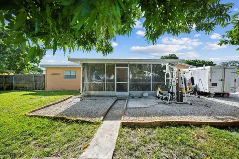 1827 Pinehurst Drive West Palm Beach FL 33407