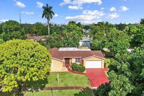 1827 Pinehurst Drive West Palm Beach FL 33407