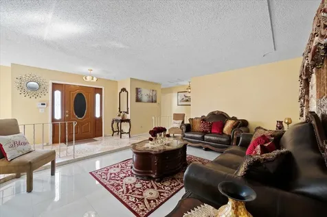 1827 Pinehurst Drive West Palm Beach FL 33407
