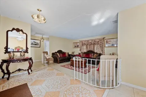 1827 Pinehurst Drive West Palm Beach FL 33407