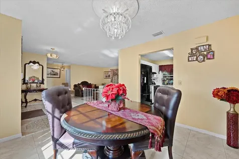 1827 Pinehurst Drive West Palm Beach FL 33407