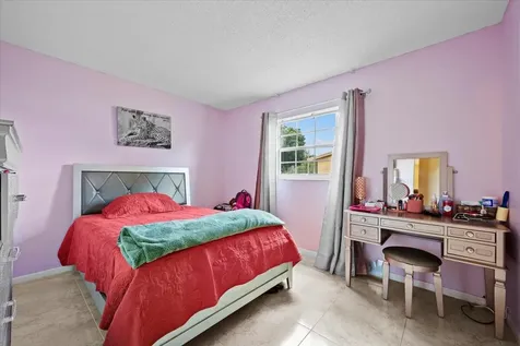 1827 Pinehurst Drive West Palm Beach FL 33407