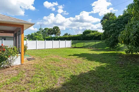 594 Sw Grove Avenue Port Saint Lucie FL 34983