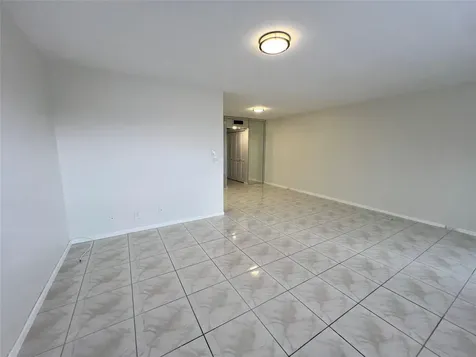 3027 Newport H Deerfield Beach FL 33442