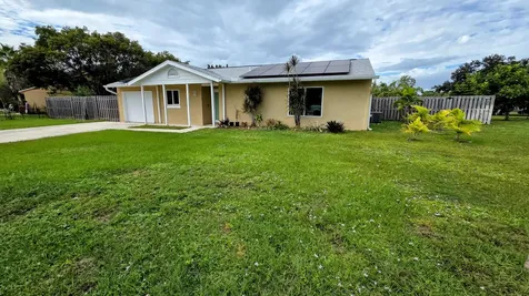 2209 SE E Dunbrooke Circle Port Saint Lucie FL 34952