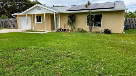 2209 SE E Dunbrooke Circle Port Saint Lucie FL 34952