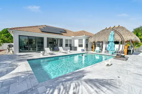 1389 Sw Bayshore Boulevard Port Saint Lucie FL 34983