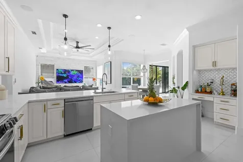1389 Sw Bayshore Boulevard Port Saint Lucie FL 34983