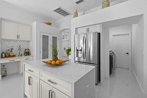 1389 Sw Bayshore Boulevard Port Saint Lucie FL 34983