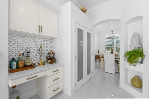 1389 Sw Bayshore Boulevard Port Saint Lucie FL 34983