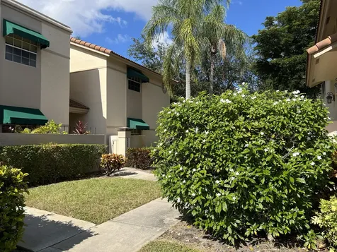 6622 Via Regina Boca Raton FL 33433