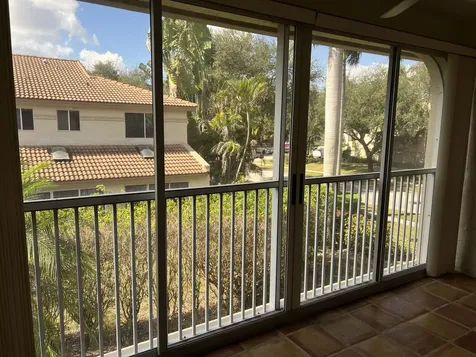 6622 Via Regina Boca Raton FL 33433