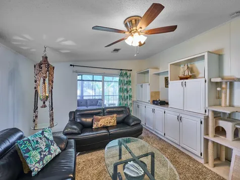 11055 Se Federal Highway Hobe Sound FL 33455