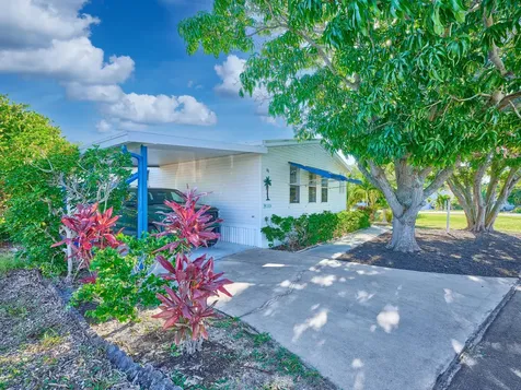 11055 Se Federal Highway Hobe Sound FL 33455