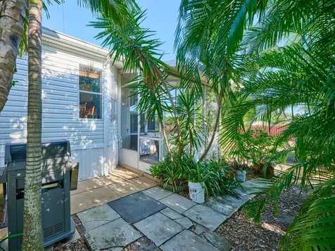 11055 Se Federal Highway Hobe Sound FL 33455