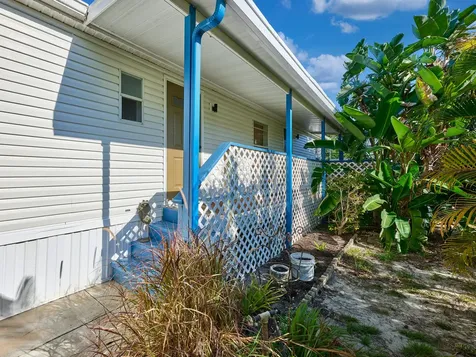 11055 Se Federal Highway Hobe Sound FL 33455