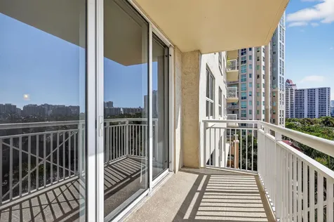 19501 W Country Club Drive Aventura FL 33180