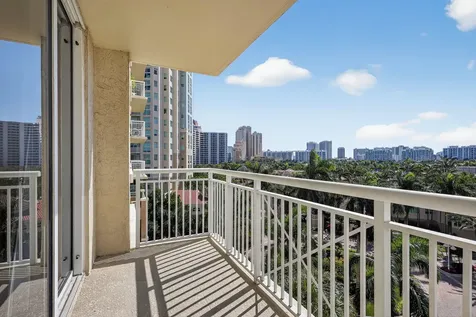 19501 W Country Club Drive Aventura FL 33180