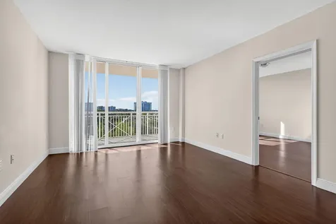 19501 W Country Club Drive Aventura FL 33180