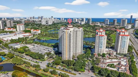 19501 W Country Club Drive Aventura FL 33180