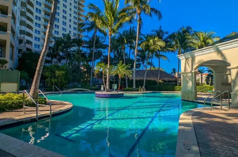 19501 W Country Club Drive Aventura FL 33180