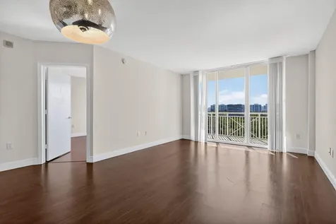 19501 W Country Club Drive Aventura FL 33180