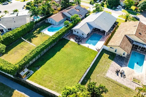 7483 Silver Woods Court Boca Raton FL 33433