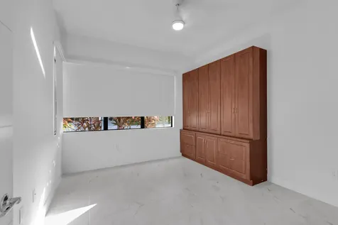 8281 Oceanus Drive Boca Raton FL 33496