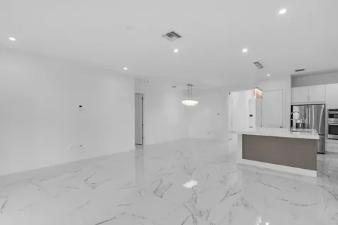 8281 Oceanus Drive Boca Raton FL 33496