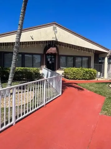 312 Knotty Pine Circle Greenacres FL 33463