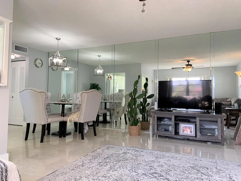 200 Sheffield I West Palm Beach FL 33417