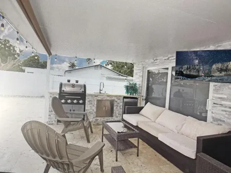 124 Davis Road Palm Springs FL 33461