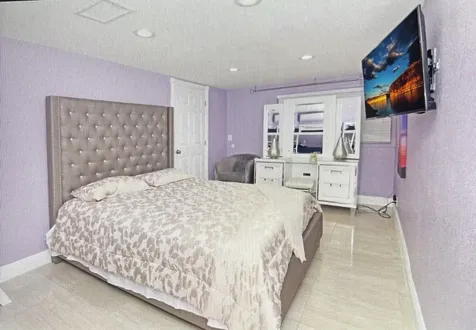 124 Davis Road Palm Springs FL 33461
