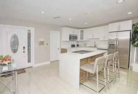 124 Davis Road Palm Springs FL 33461