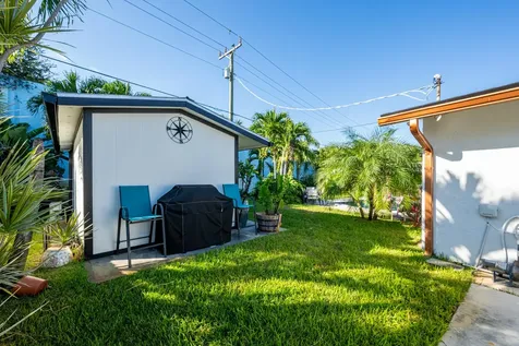 10339 Daphne Avenue Palm Beach Gardens FL 33410