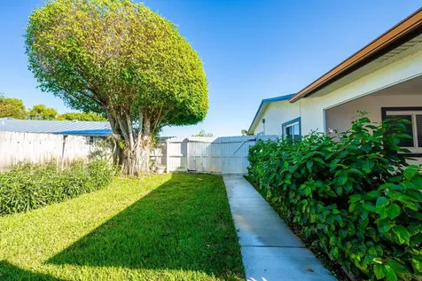 10339 Daphne Avenue Palm Beach Gardens FL 33410