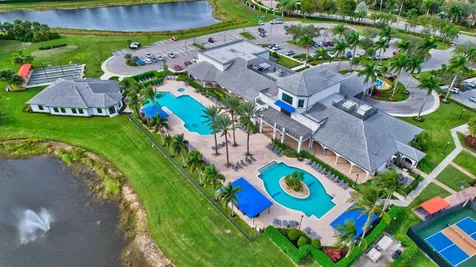 8070 Bellafiore Way Boynton Beach FL 33472
