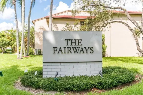 8535 Casa Del Lago Boca Raton FL 33433