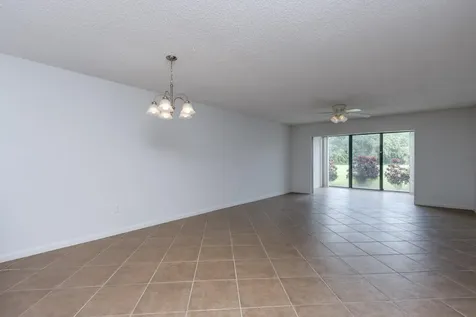 8535 Casa Del Lago Boca Raton FL 33433