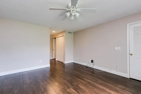 8535 Casa Del Lago Boca Raton FL 33433