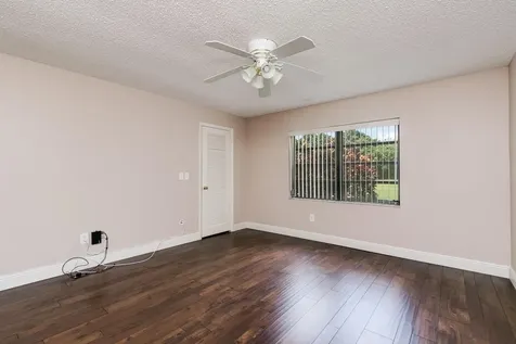 8535 Casa Del Lago Boca Raton FL 33433