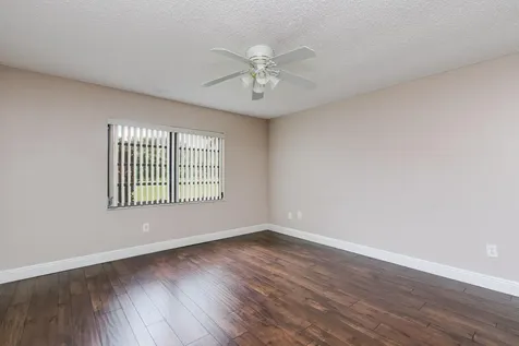 8535 Casa Del Lago Boca Raton FL 33433