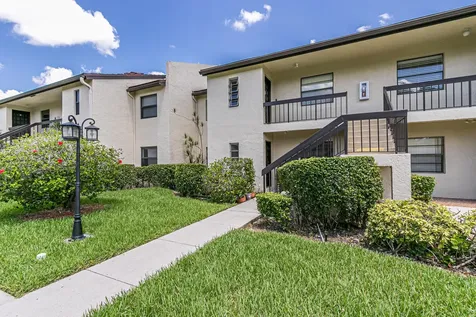 8535 Casa Del Lago Boca Raton FL 33433