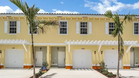 1027 Nw 40th Terrace Lauderhill FL 33313