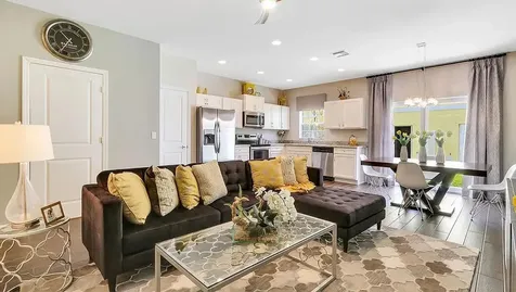 1027 Nw 40th Terrace Lauderhill FL 33313