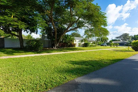 2013 Ardley Road North Palm Beach FL 33408