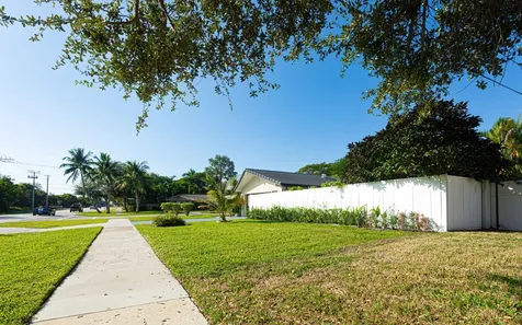2013 Ardley Road North Palm Beach FL 33408