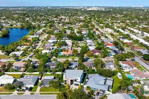 957 Sw 12th Street Boca Raton FL 33486